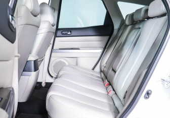 Подержанный автомобиль Mazda CX-7 2011 года (19 фото)