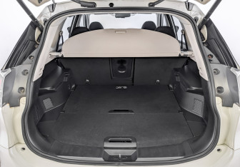 Подержанный автомобиль Nissan X-Trail 2018 года (10 фото)