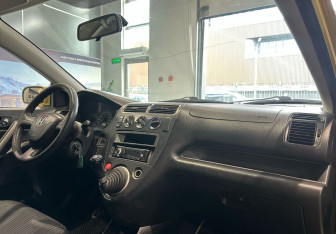 Подержанный автомобиль Honda Civic Hatchback 2001 года (10 фото)