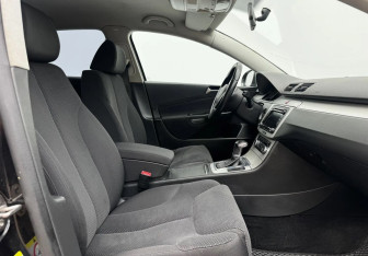 Подержанный автомобиль Volkswagen Passat Sedan 2010 года (10 фото)