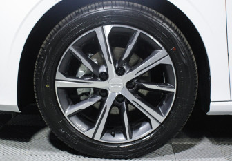 Подержанный автомобиль Geely Emgrand 2023 года (5 фото)