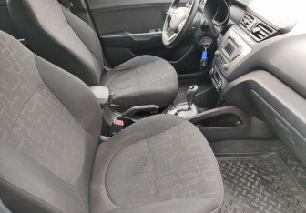 Подержанный автомобиль Kia Rio Sedan 2012 года (9 фото)