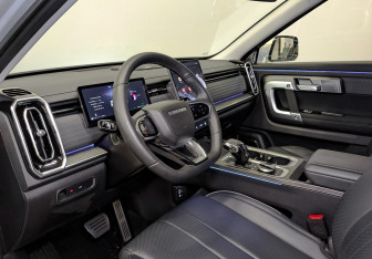 Подержанный автомобиль Jaecoo J7 2023 года (16 фото)