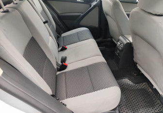 Подержанный автомобиль Volkswagen Tiguan 2010 года (11 фото)