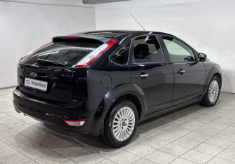 Подержанный автомобиль Ford Focus Hatchback 2010 года (5 фото)