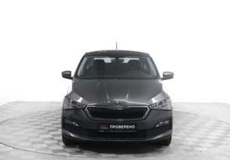 Подержанный автомобиль Skoda Rapid Liftback 2021 года (2 фото)