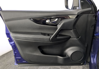 Подержанный автомобиль Nissan Qashqai 2014 года (19 фото)