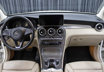 Подержанный автомобиль Mercedes-Benz GLC Coupe 2017 года (14 фото)
