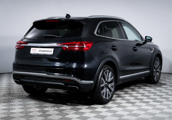 Подержанный автомобиль Hongqi HS5 2024 года (5 фото)