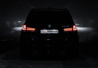 Подержанный автомобиль BMW X5 M 2015 года (16 фото)
