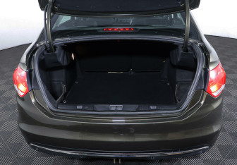 Подержанный автомобиль Citroen C4 Sedan 2016 года (16 фото)