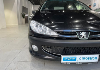 Подержанный автомобиль Peugeot 206 Sedan 2008 года (8 фото)