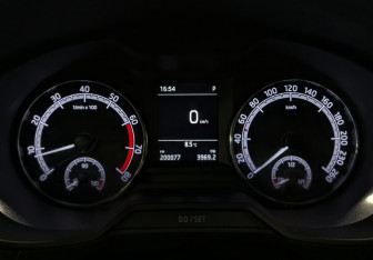 Подержанный автомобиль Skoda Octavia Liftback 2018 года (13 фото)