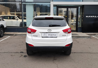 Подержанный автомобиль Hyundai ix35 2014 года (6 фото)