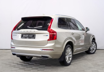 Подержанный автомобиль Volvo XC90 2017 года (5 фото)