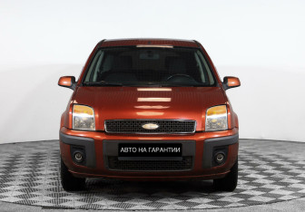 Подержанный автомобиль Ford Fusion 2008 года (2 фото)