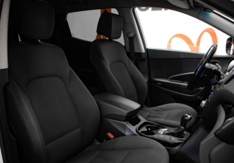 Подержанный автомобиль Hyundai Santa Fe 2013 года (25 фото)