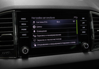 Подержанный автомобиль Skoda Karoq 2020 года (20 фото)