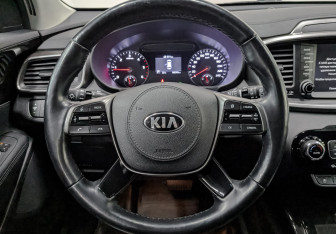 Подержанный автомобиль Kia Sorento 2019 года (20 фото)