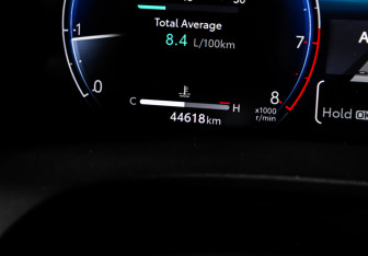 Подержанный автомобиль Toyota Camry Sedan 2024 года (11 фото)