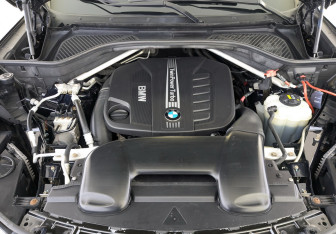 Подержанный автомобиль BMW X6 2019 года (9 фото)