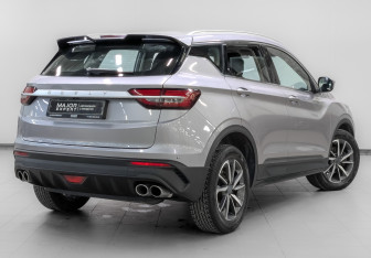 Подержанный автомобиль Geely Coolray 2022 года (5 фото)