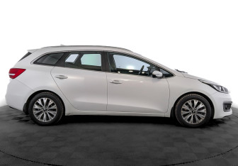 Подержанный автомобиль Kia Ceed Wagon 2017 года (4 фото)