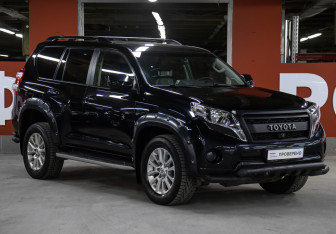 Подержанный автомобиль Toyota Land Cruiser Prado 2016 года (3 фото)