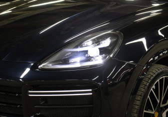 Подержанный автомобиль Porsche Cayenne 2018 года (26 фото)