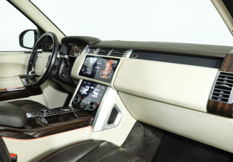 Подержанный автомобиль Land Rover Range Rover 2015 года (9 фото)