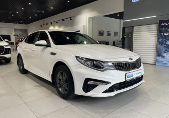 Подержанный автомобиль Kia Optima Sedan 2018 года (3 фото)
