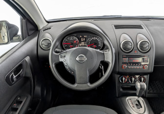 Подержанный автомобиль Nissan Qashqai 2012 года (21 фото)