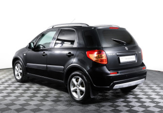 Подержанный автомобиль Suzuki SX4 Hatchback 2011 года (7 фото)