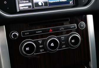 Подержанный автомобиль Land Rover Range Rover 2014 года (20 фото)