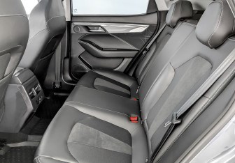 Подержанный автомобиль Москвич 6 2024 года (12 фото)