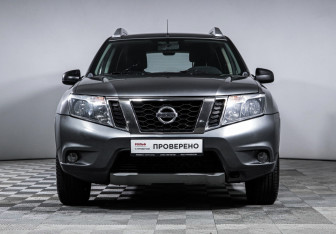 Подержанный автомобиль Nissan Terrano 2018 года (2 фото)