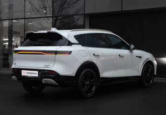 Подержанный автомобиль Voyah Free 2023 года (5 фото)