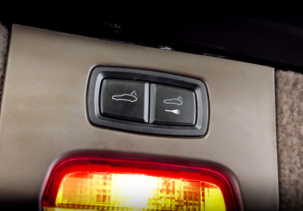 Подержанный автомобиль Porsche Cayenne 2017 года (26 фото)