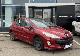 Подержанный автомобиль Peugeot 308 Hatchback 2010 года (3 фото)