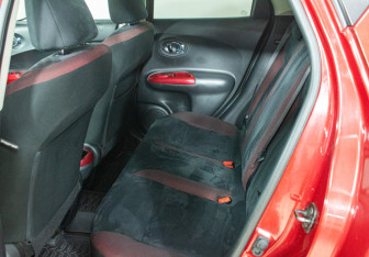 Подержанный автомобиль Nissan Juke 2012 года (9 фото)