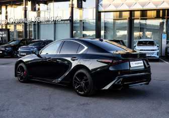 Подержанный автомобиль Lexus IS Sedan 2021 года (7 фото)