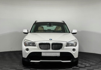 Подержанный автомобиль BMW X1 2011 года (3 фото)