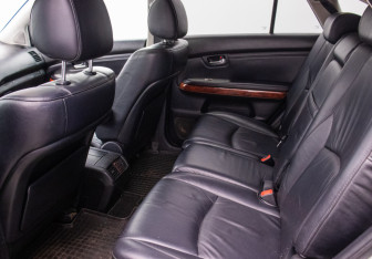 Подержанный автомобиль Lexus RX 2004 года (11 фото)