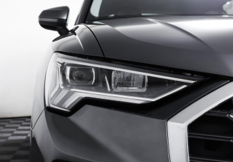 Подержанный автомобиль Audi Q3 2021 года (24 фото)