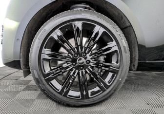 Новый Land Rover Range Rover 2025 (7 фото)