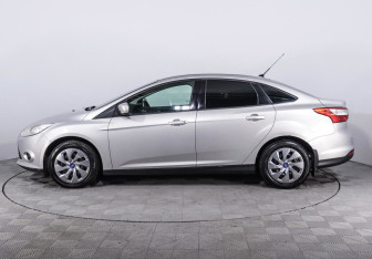 Подержанный автомобиль Ford Focus Sedan 2013 года (3 фото)