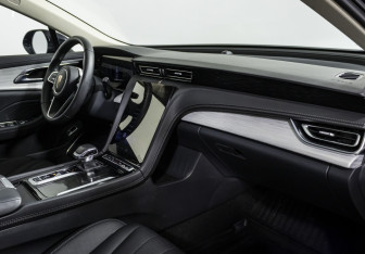 Подержанный автомобиль Hongqi H5 2024 года (9 фото)