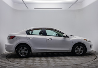 Подержанный автомобиль Mazda 3 Sedan 2012 года (4 фото)