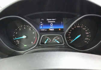 Подержанный автомобиль Ford Focus Hatchback 2016 года (12 фото)