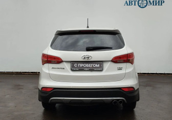 Подержанный автомобиль Hyundai Santa Fe 2013 года (6 фото)